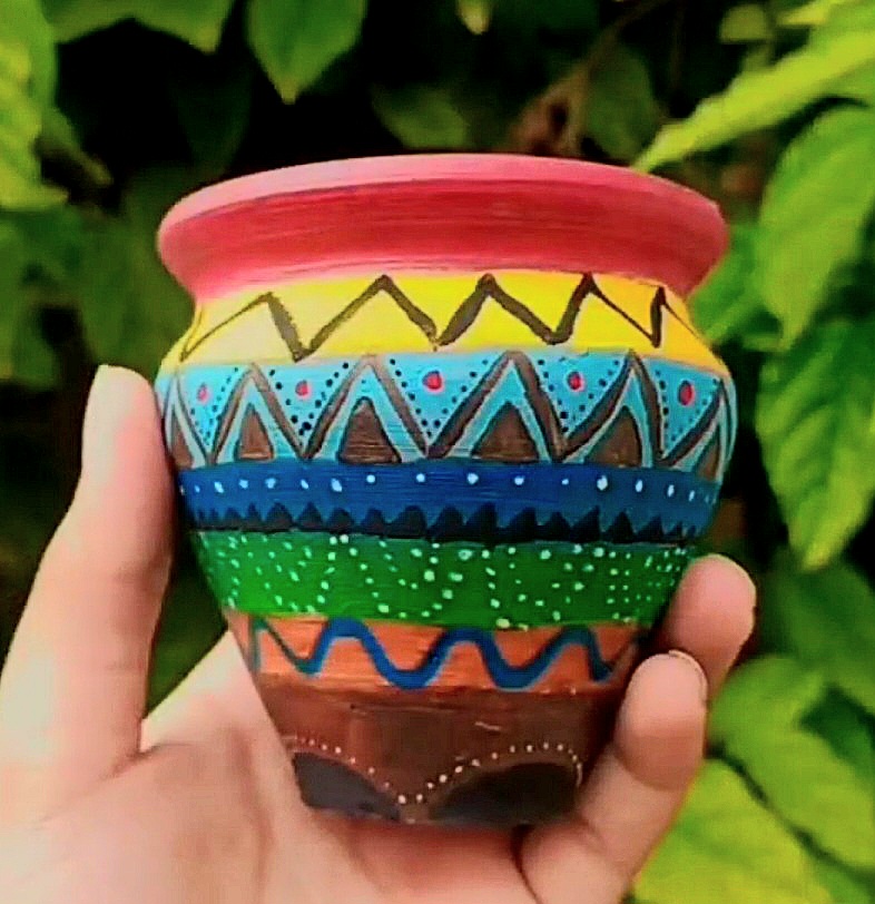 Brushstrokes and Clay: Discover Egyptian Pottery Art